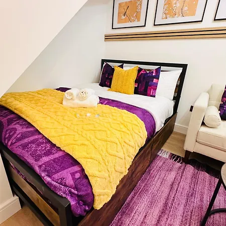 게스트하우스 R2 - Modern Self-contained En-suite Private Near Qe Hospital Harborne 버밍엄