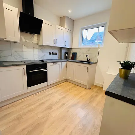 R2 - Modern Self-contained En-suite Private Near Qe Hospital Harborne 게스트하우스