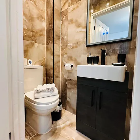 R2 - Modern Self-contained En-suite Private Near Qe Hospital Harborne 버밍엄